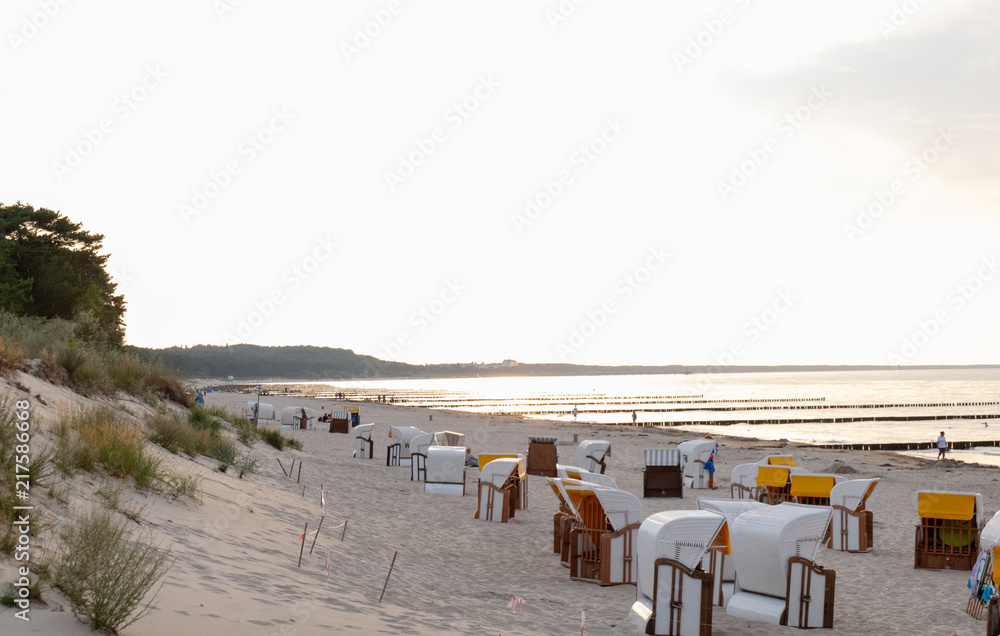 Der Strand von Zempin mit vielen Strandkörben Der Strand von Zempin mit vielen Strandkörben