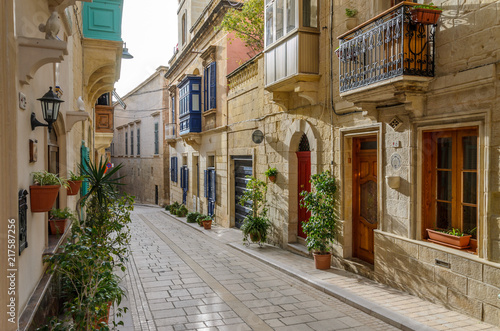 Fototapeta Naklejka Na Ścianę i Meble -  Valetta, Malta - June 2018: Beautifull architecture in Valetta