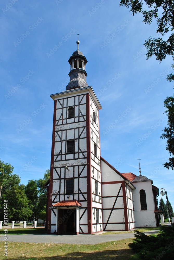 Zabytkowy kościół w Jelczu-Laskowicach