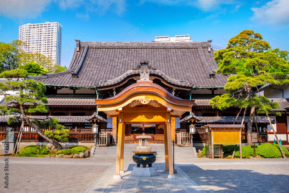 Sengakuji Temple famous for its graveyard where the 