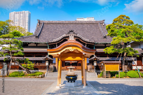 Sengakuji Temple famous for its graveyard where the 