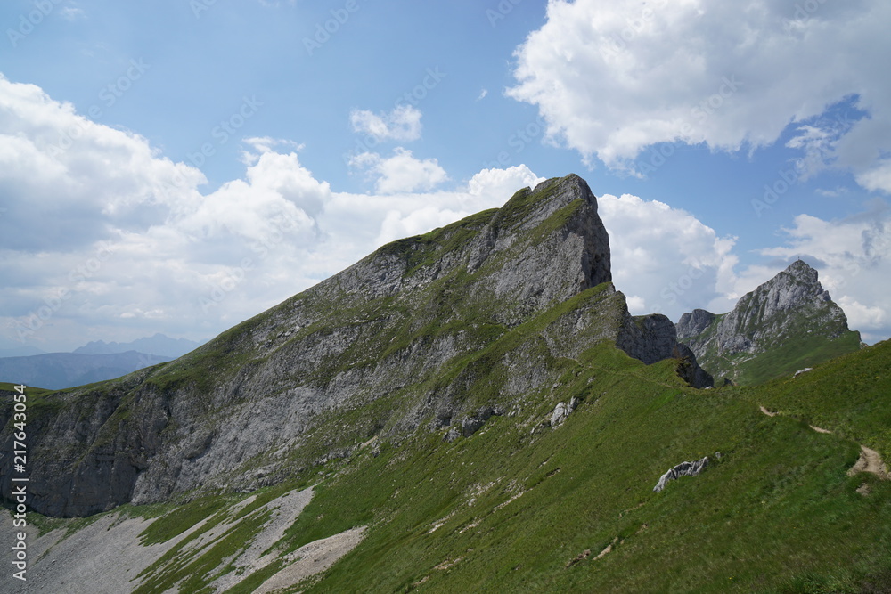 Fototapeta premium mountains with many clouds
