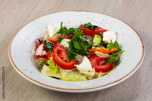 Salad with mozzarella