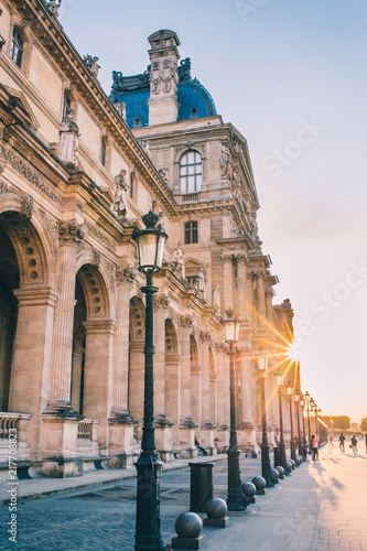 louvre rivoli paris coucher de soleil