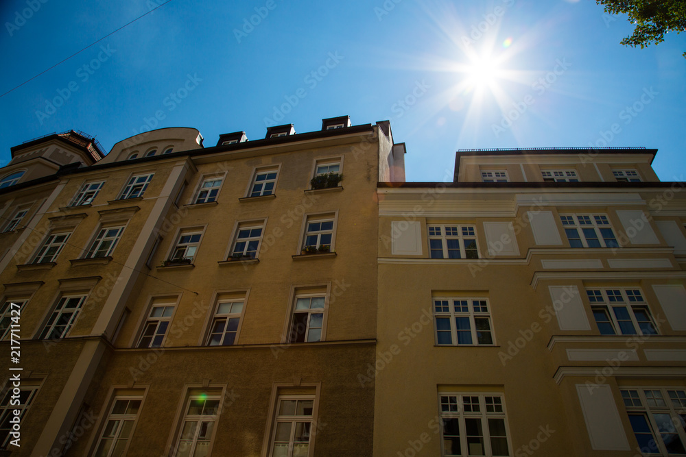 Fototapeta premium Old building and new building, row of houses in Schwabing