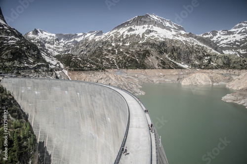 Lac d'Emosson and Emosson Dam in Switzerland © iammattdoran