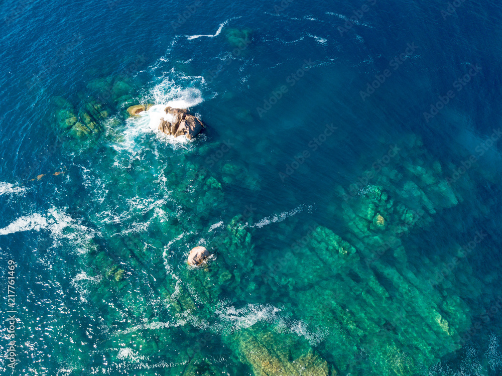 Fonds marin et vue aérienne autour de la presqu'île de l'Isolella dans le Golfe d'Ajaccio en Corse du Sud