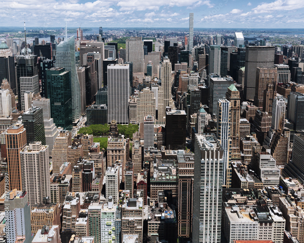Fototapeta premium Skyscrapers of Middle Manhattan in New York City
