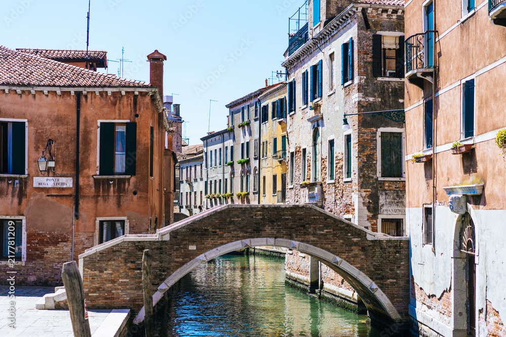 Fototapeta premium Tra le vie di Venezia