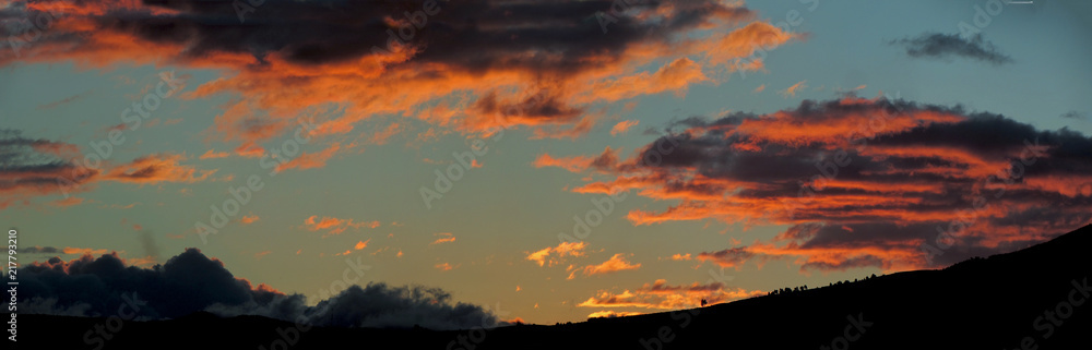 Fototapeta premium Atardecer en Quito