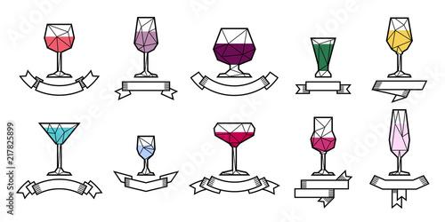 Set polygonal icons glasses of wine, champagne, cocktail, martini, vodka, margarita with ribbon frame. Outline style. Alcohol drinks