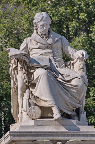 Denkmal Wilhelm von Humboldt in Berlin
