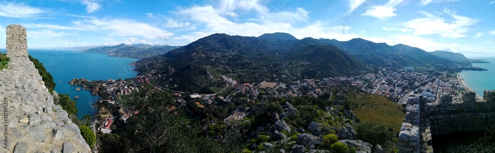 Cefalu in Sizilien gesehen von oben, Panorama Blick