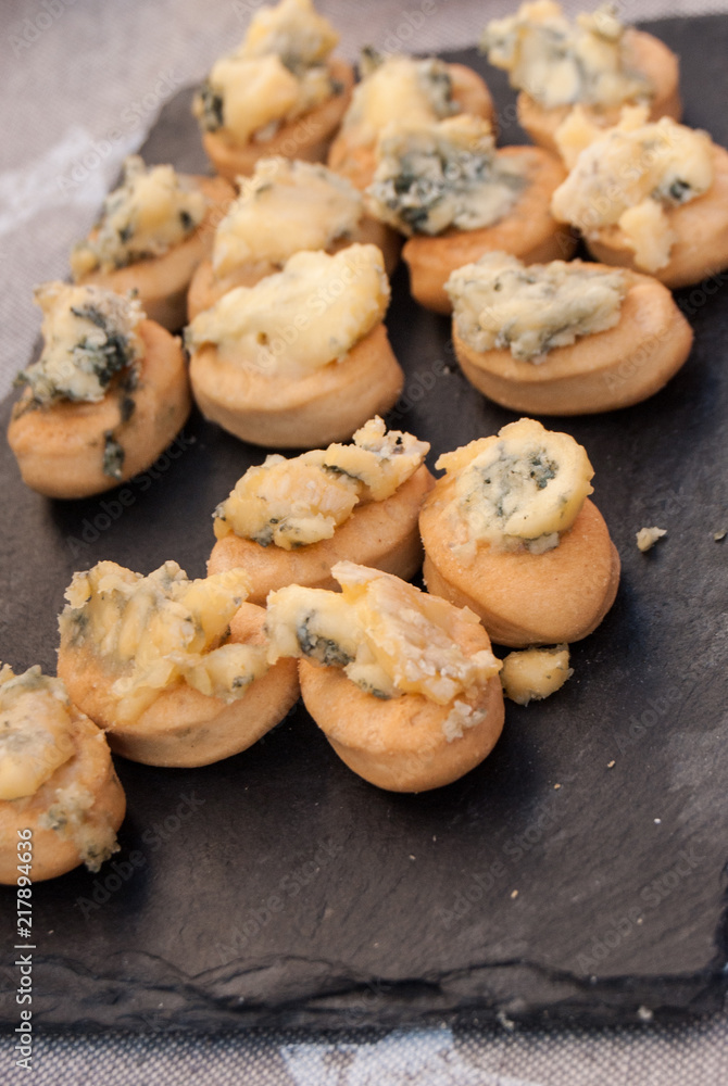 Croutons of bread with Gorgonzola