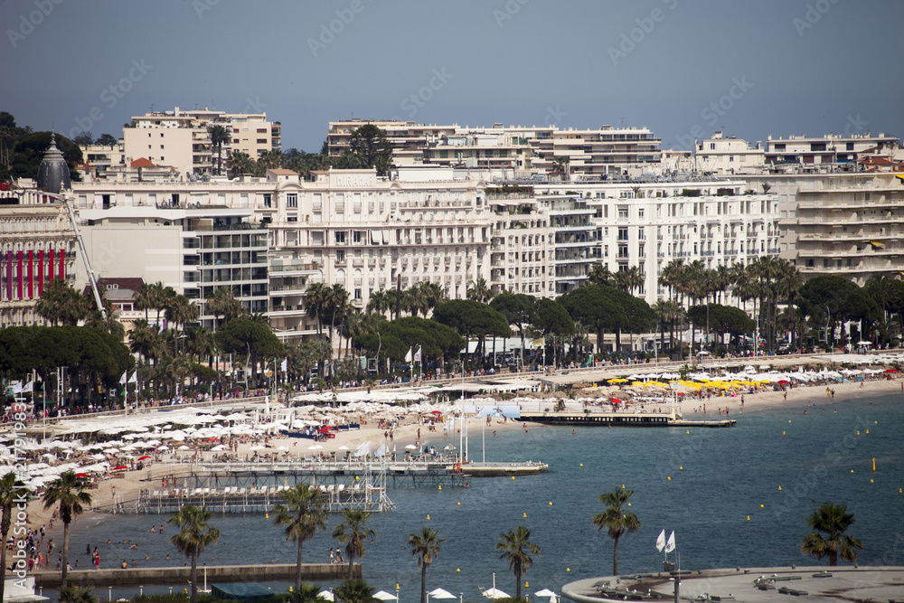 Francia, Cannes, il lungomare della Croisette e la spaiggia,