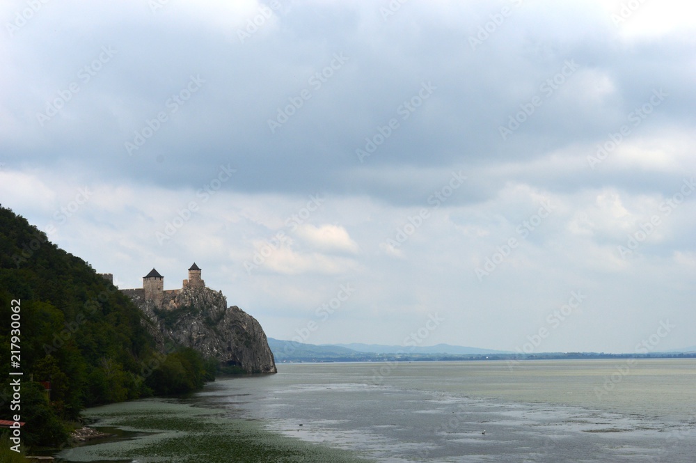 Naklejka premium an old fortress near the lake 