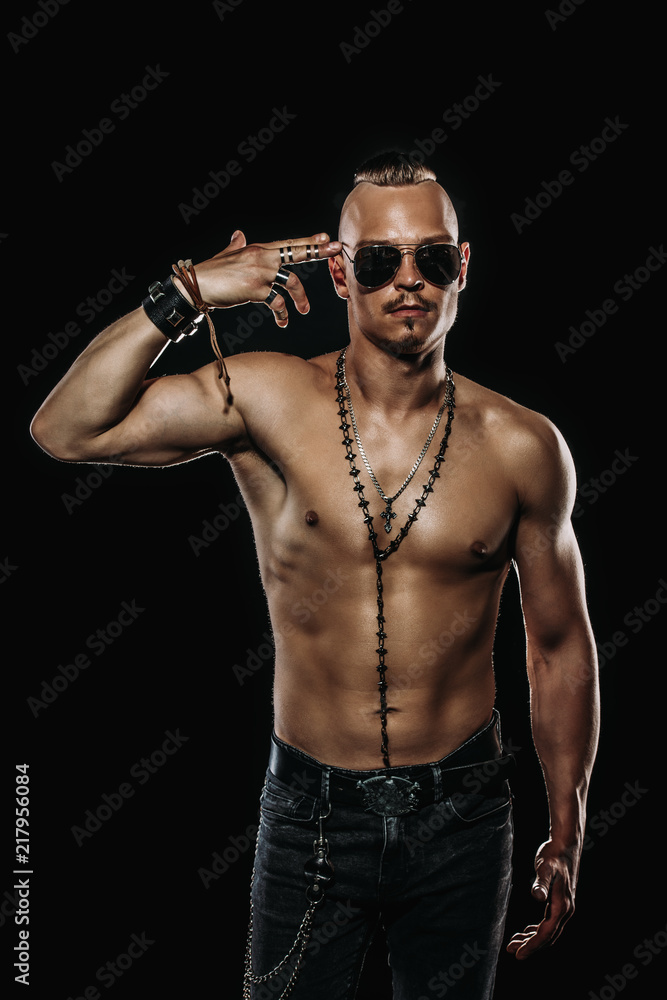 Fototapeta premium rocker shirtless man
