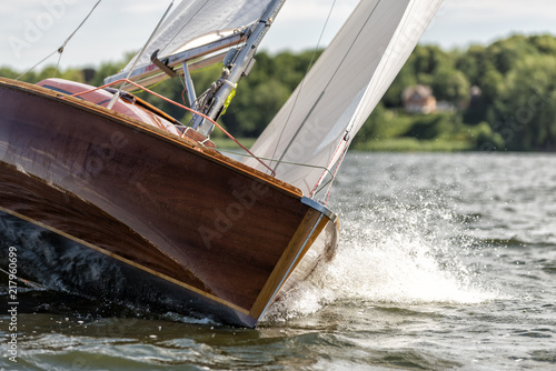 klassische Segelyacht bei einer Regatta photo