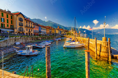 Hafen und Promenade von Cannobio am Lago Maggiore, Piemont, Italien 