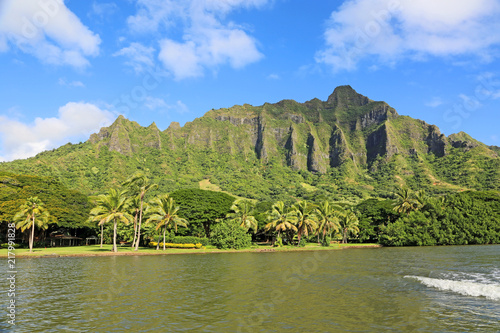 Картината върху платно View from Fishpond on Kualoa cliffs - Oahu, Hawaii