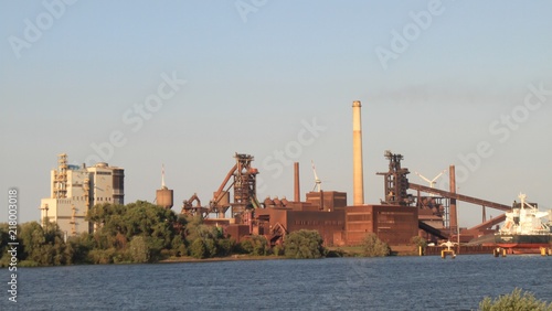 Bremer Stahlwerk an der Weser