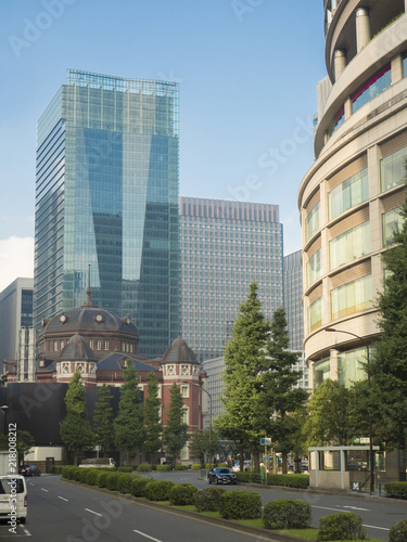 JR東京駅、丸の内側出口付近の風景