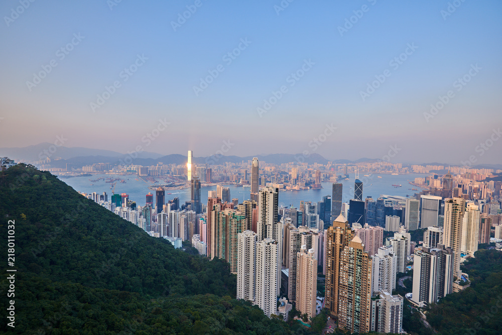 Obraz premium Hong Kong skyline at dawn.