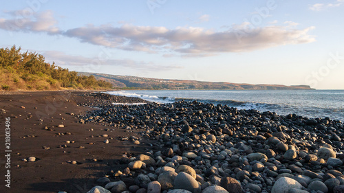 plage de sable et galets à la réunion