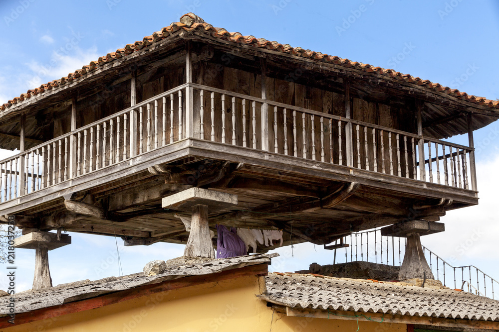 Hórreo, típica construcción de Asturias para guardar la cosecha