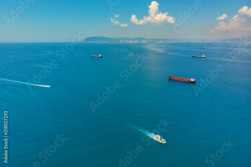 Ships at anchorage. Boat in the sea on the water top view © Логофеди Дмитрий