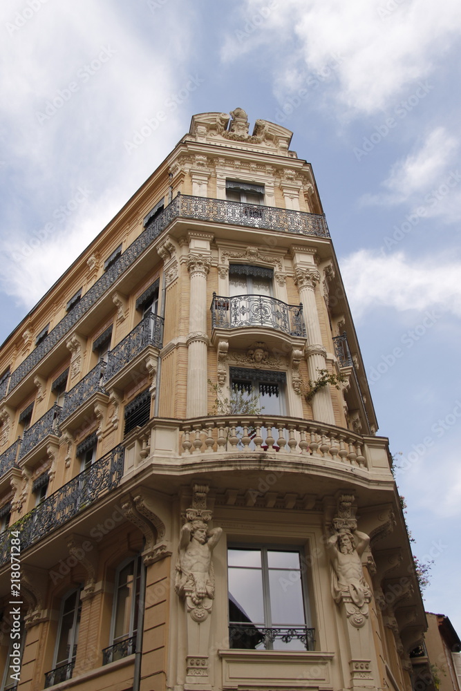 Fototapeta premium Immeuble ancien à Toulouse, Haute-Garonne