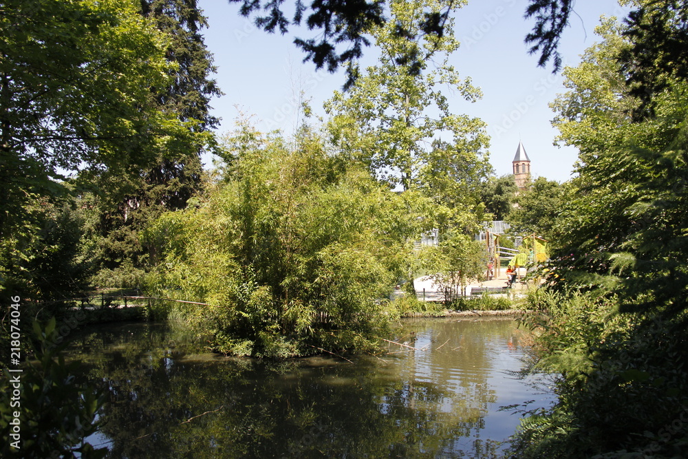 Bassin du jardin des plantes à Toulouse, Haute Garonne