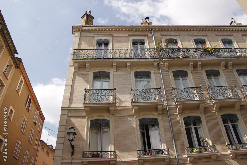 Obraz premium Immeuble ancien à Toulouse, Haute Garonne