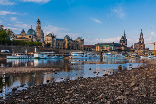 Dresden bei Niedrigwasser