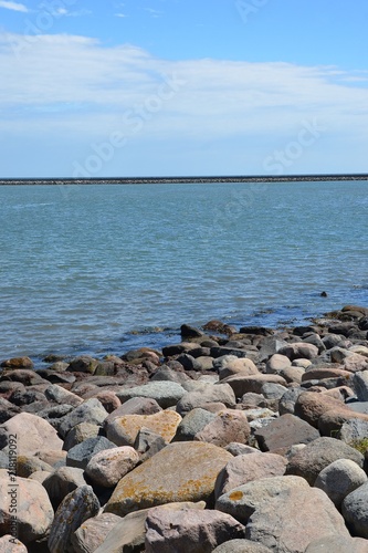Mole in der Ostsee am Fährhafen Puttgarden auf der Insel Fehmarn 