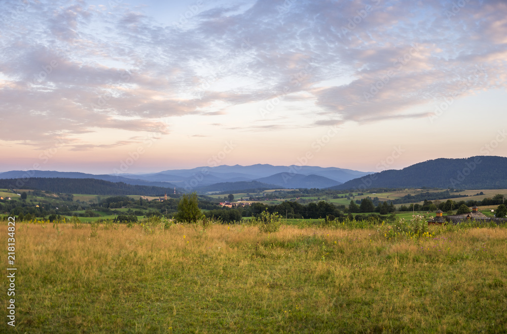 Fototapeta premium Bieszczady, widok na Lutowiska i Bieszczady wysokie