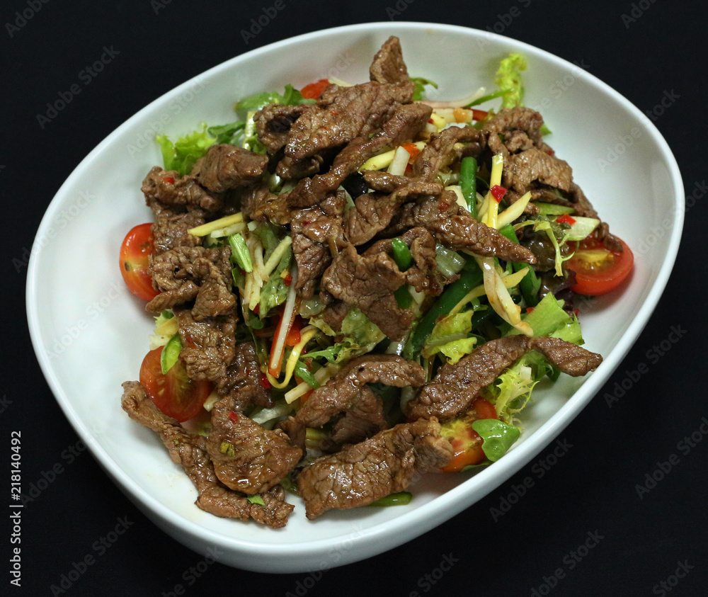 thai beef salad with crunchy vegetables thai beef salad with crunchy vegetables