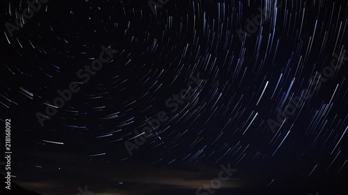 Wallpaper Mural 星空　円周運動　タイムラプス　星の軌跡　北の空　20180813　ペルセウス座流星群 Torontodigital.ca