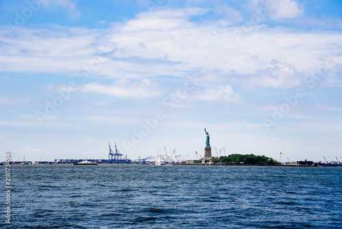Scenic view of Statue of Liberty and Staten Island in New York © jjfarq