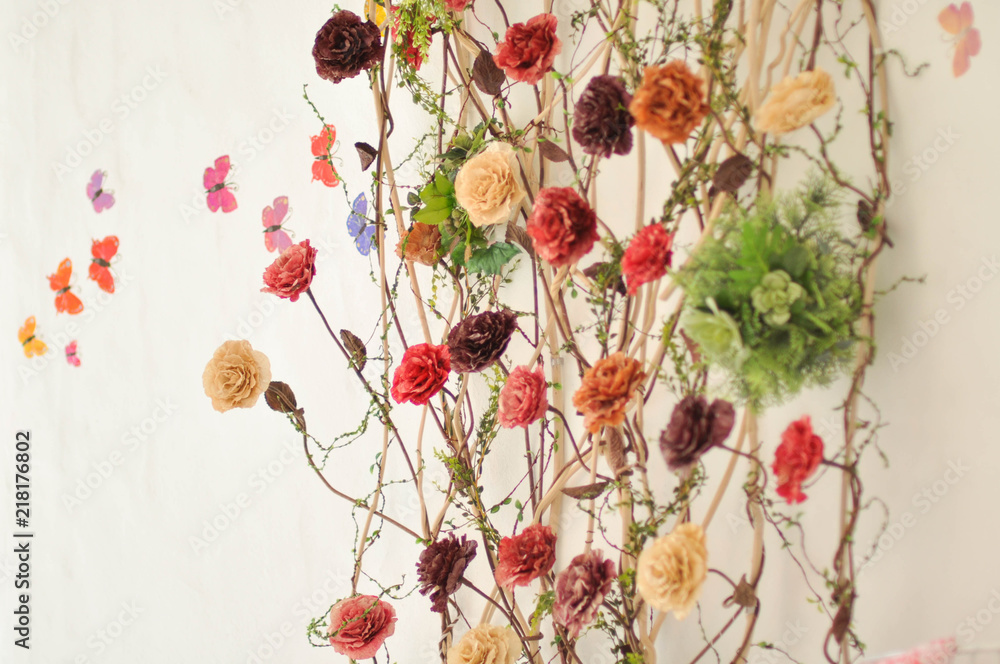 Naklejka premium Flower texture on the wall bacground