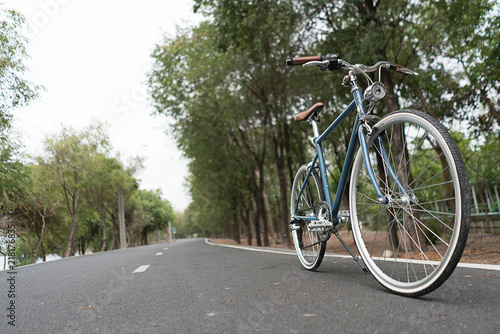 Bicycle park road lane vintage style © Kavin