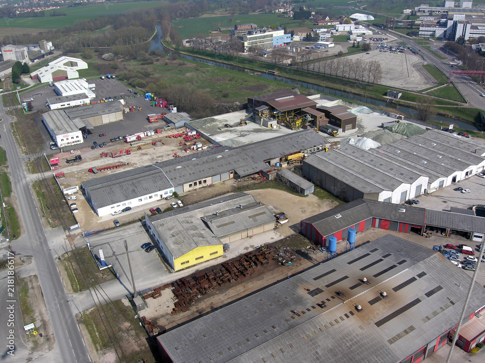 Vue aérienne d'une zone industrielle
