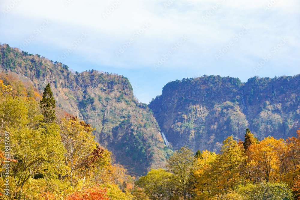  Japanese National Park, Autumn leaves around the national park in Tateyama, Toyama. 日本の国立公園　称名滝周辺の紅葉　富山県立山町