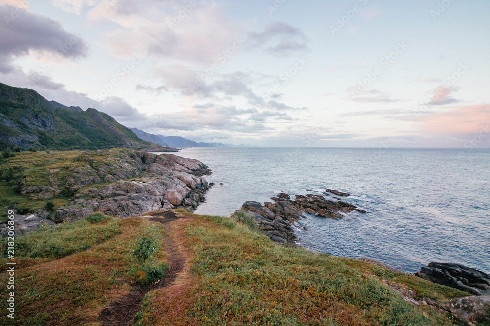 Naklejka premium Wanderlust in norwegian nature