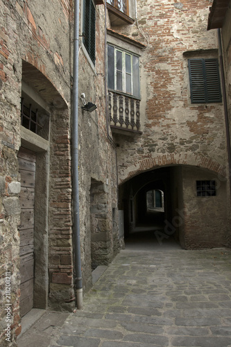 Fototapeta Naklejka Na Ścianę i Meble -  Poppi, Casentino, Toscana