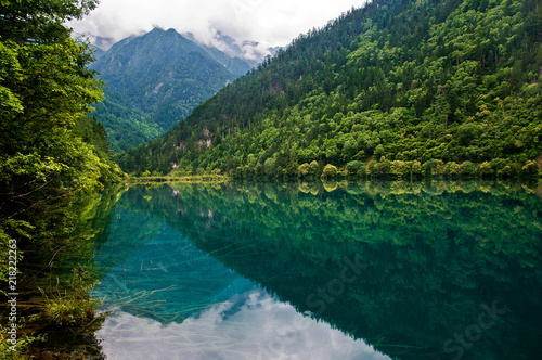 China Nationalpark UNESCO Jiuzhaigou Sichuan photo