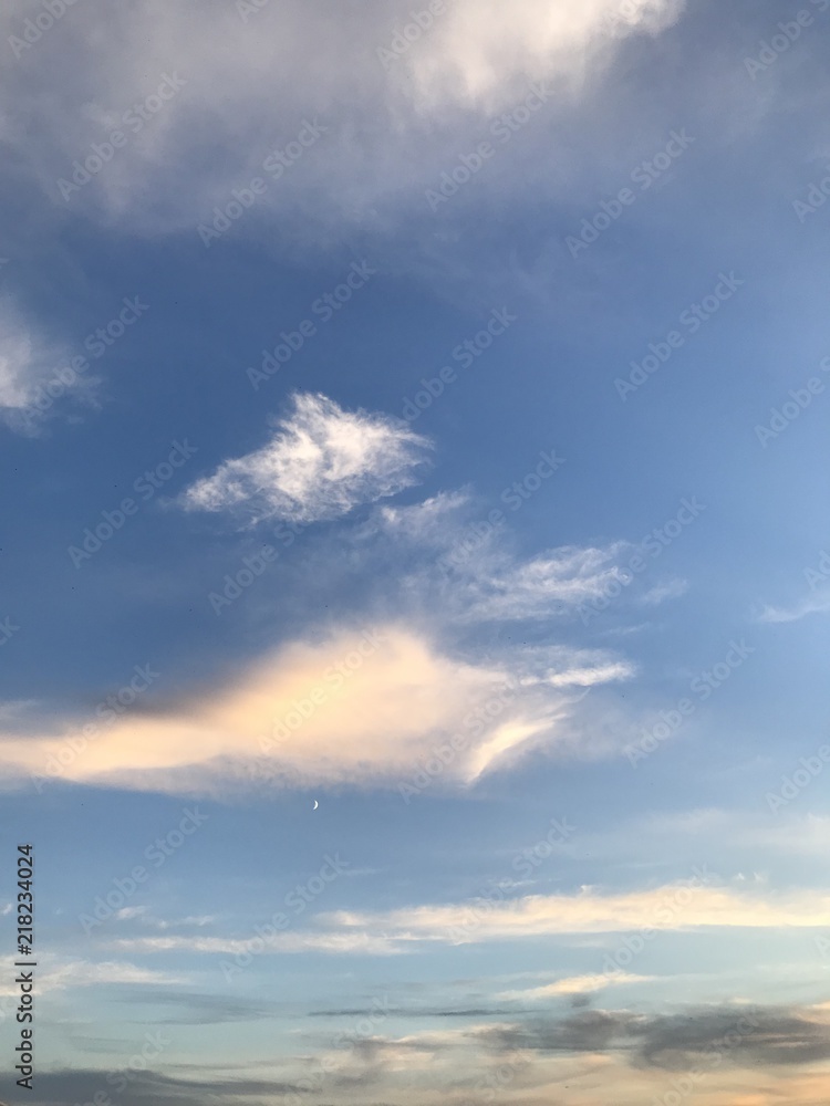 Obraz premium sunset sky sun clouds water nature landscape beauty sunrise red gray blue river morning orange air season summer romance light clouds
