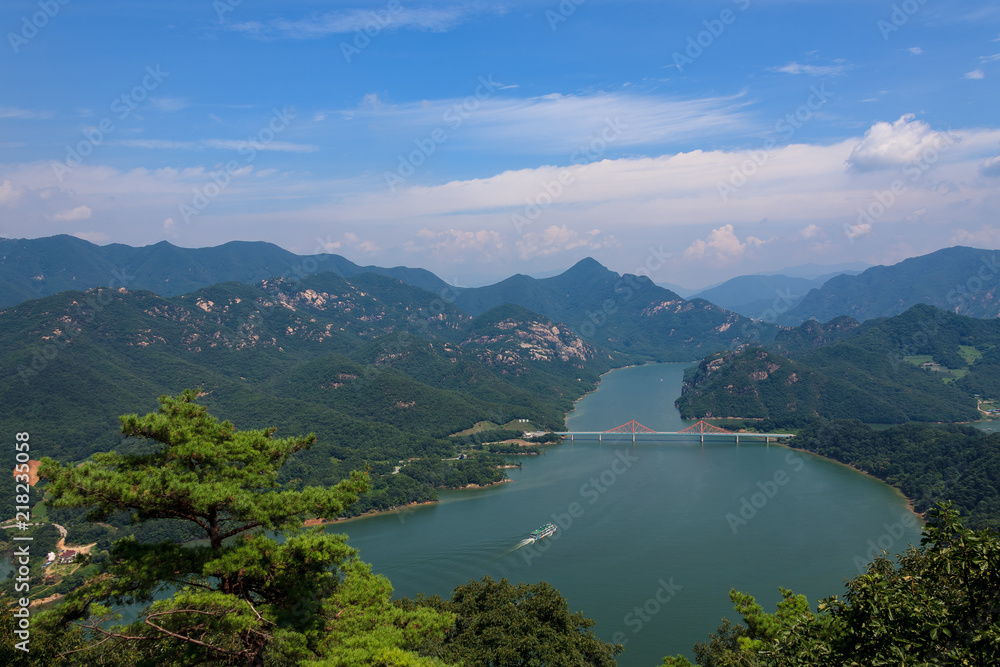 Obraz premium Oksun Bridge of Jecheon