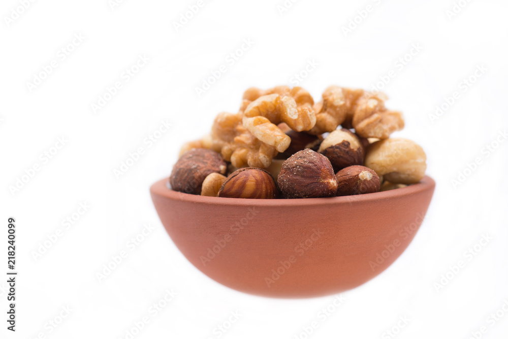 Nußmischung mit Hazelnüssen, Mandeln, Walnüssen und Cashewkernen Nußmischung mit Hazelnüssen, Mandeln, Walnüssen und Cashewkernen