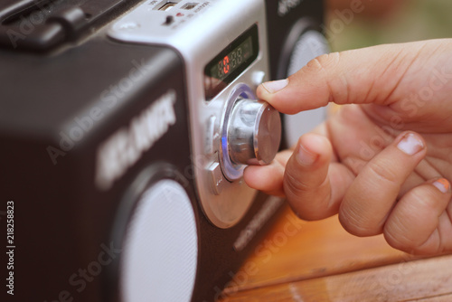 Hand Tuning Fm Radio Button